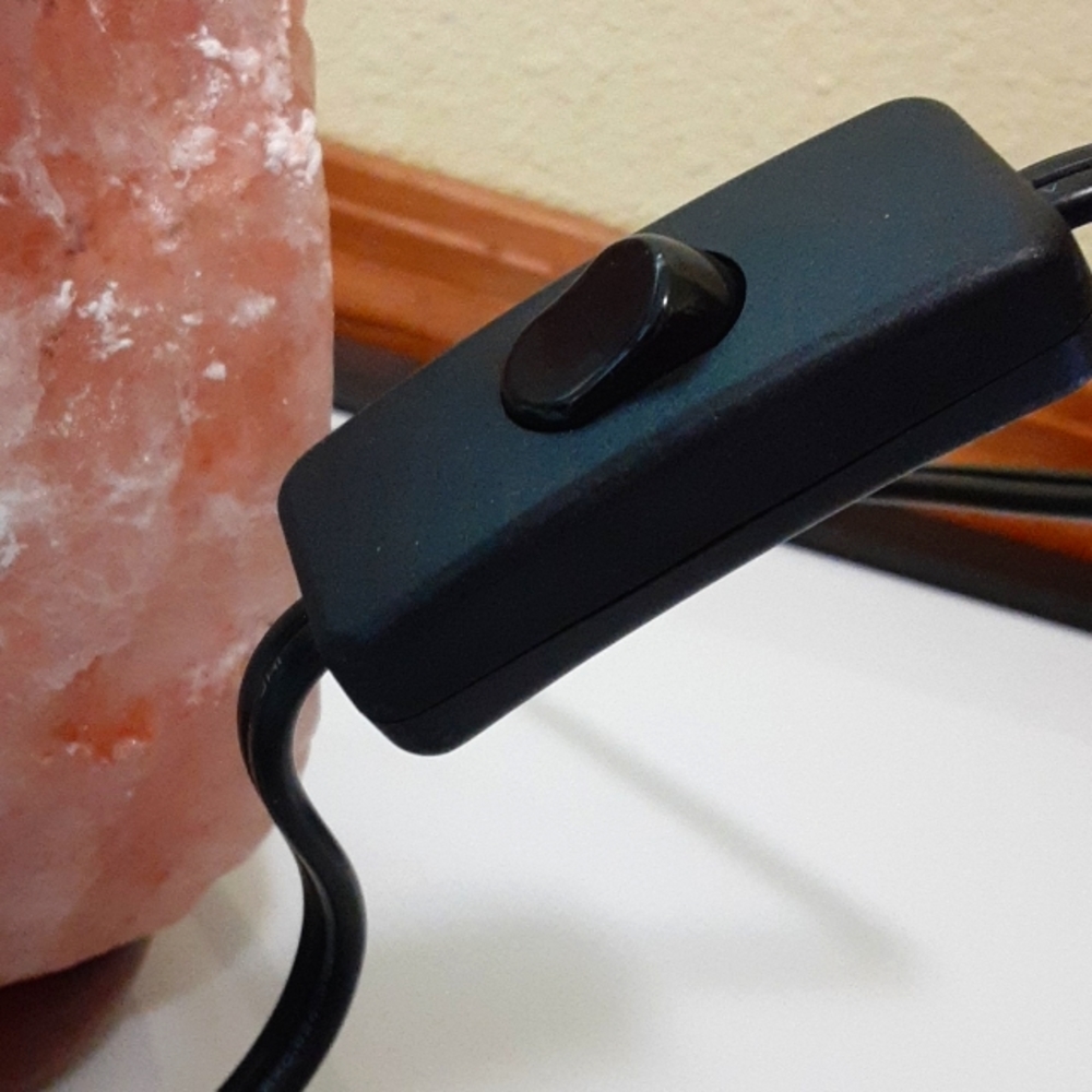 Amethya, Natural Himalayan Salt Lamp on Wood Base - Picture 6 of 12